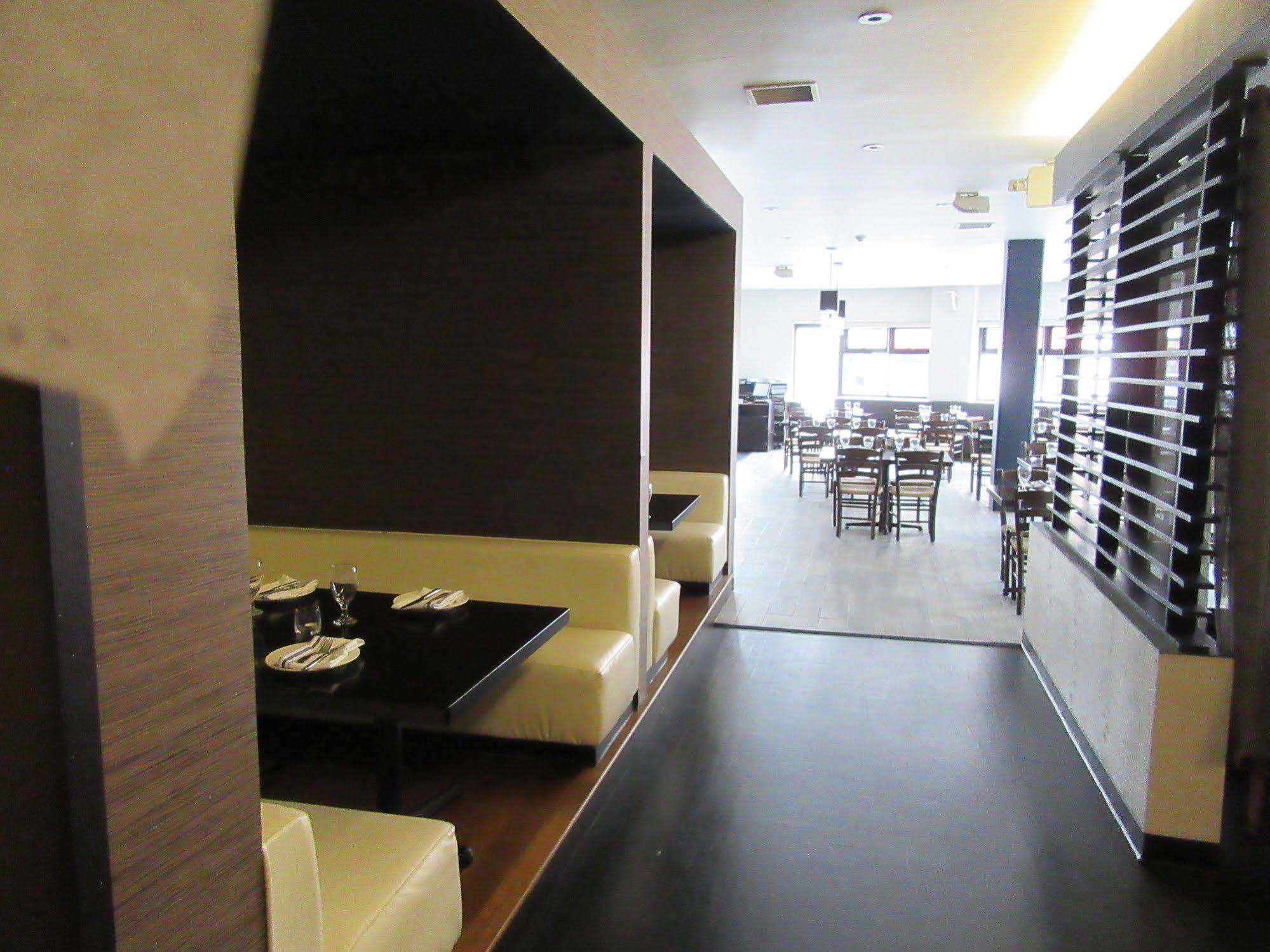 Ramada By Wyndham Los Angeles/Wilshire Center Екстер'єр фото